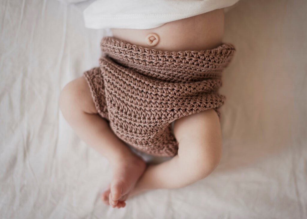 enfant top view legs little baby